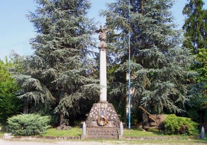 Monumento ai Caduti - Ciriano Monumento ai Caduti - Ciriano