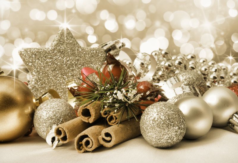 sfondo-decorativo-di-natale-con-luci-e-stelle